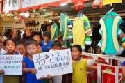 如何领取定制团子服装？